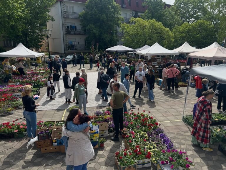 Одржан 4. Сајам цвећа у Кучеву
